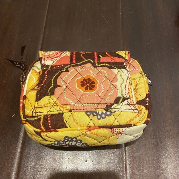 VERA BRADLEY Buttercup Pattern Shoot From the Hip Crossbody/Belt Loop Bag EUC - Picture 2 of 8